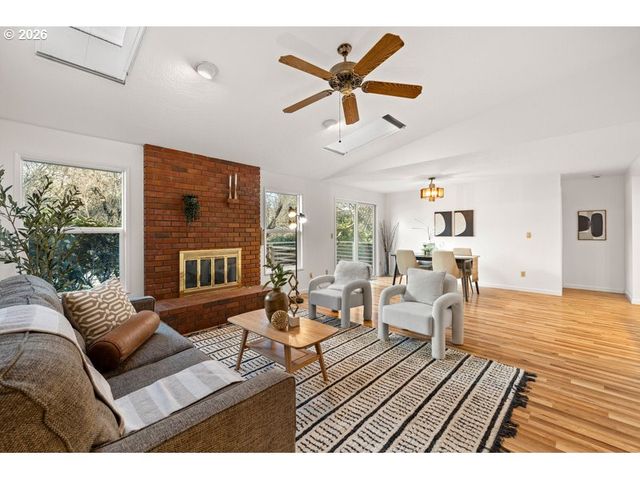 8250 Sw 165TH Ave, Beaverton, OR 97007