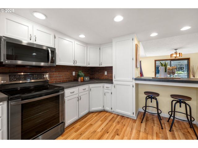 8250 Sw 165TH Ave, Beaverton, OR 97007