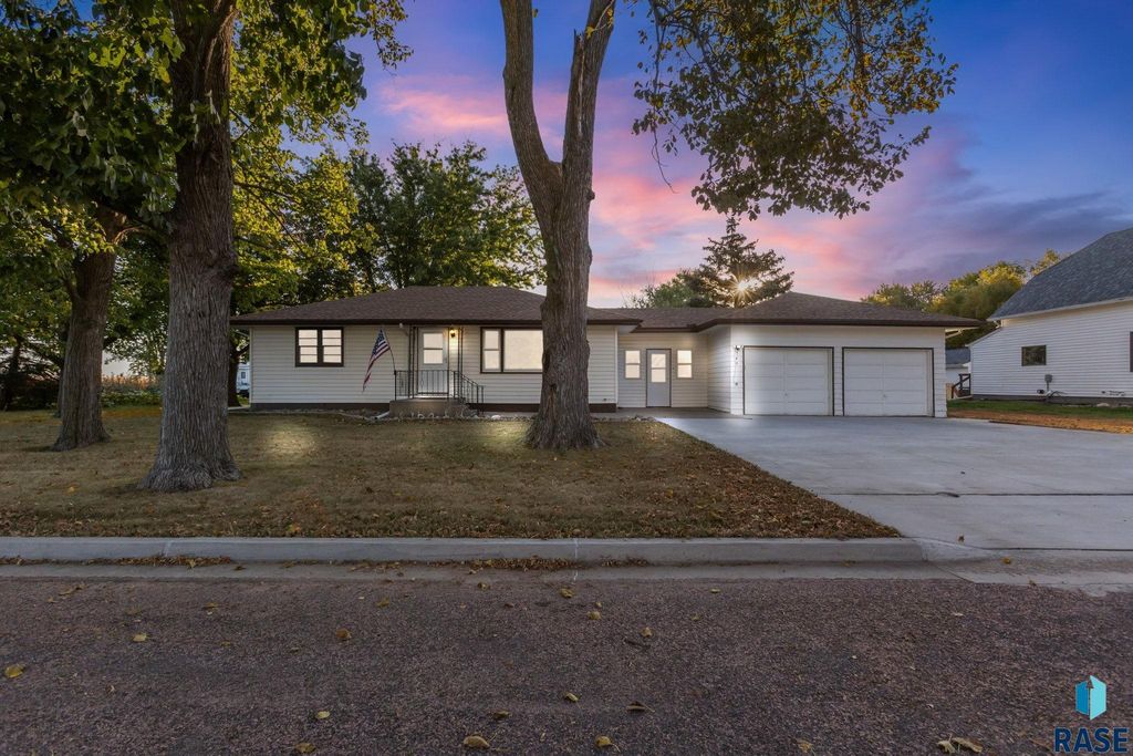 740 N Minnesota St Street, Salem, SD 57058