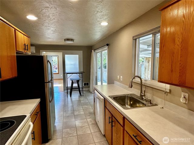 1105 S I st., Port Angeles, WA 98363