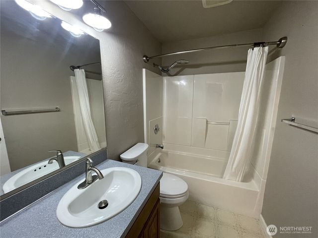 1105 S I st., Port Angeles, WA 98363