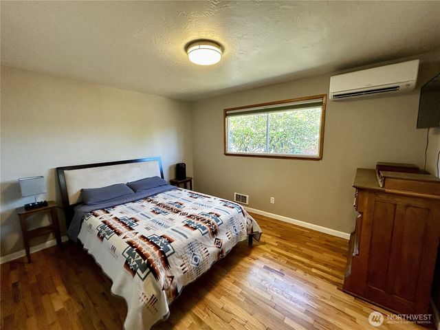 1105 S I st., Port Angeles, WA 98363