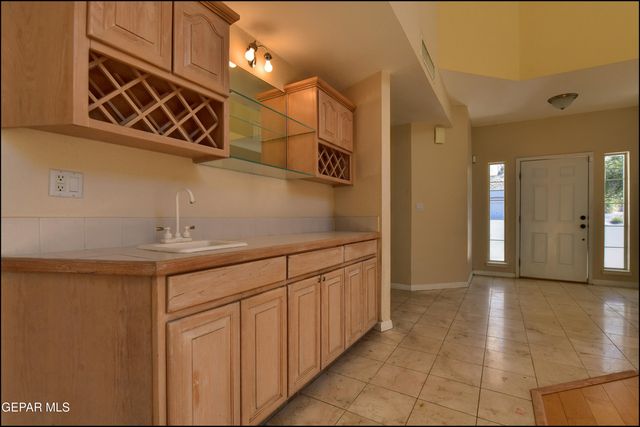 6123 LA POSTA Drive, El Paso, TX 79912