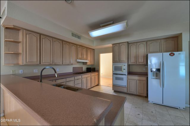 6123 LA POSTA Drive, El Paso, TX 79912