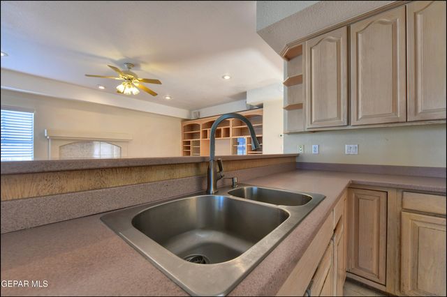 6123 LA POSTA Drive, El Paso, TX 79912