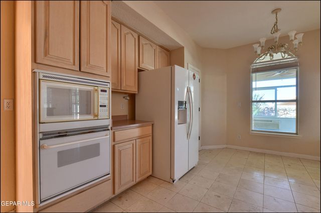 6123 LA POSTA Drive, El Paso, TX 79912