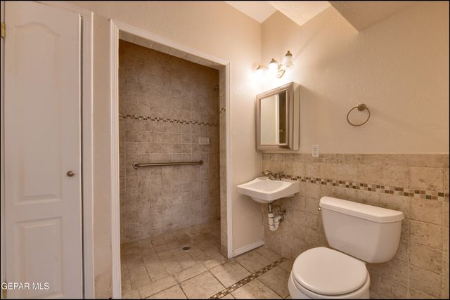 6123 LA POSTA Drive, El Paso, TX 79912