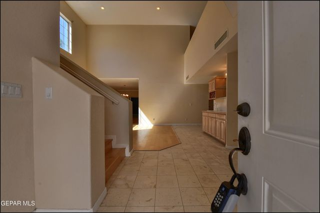 6123 LA POSTA Drive, El Paso, TX 79912