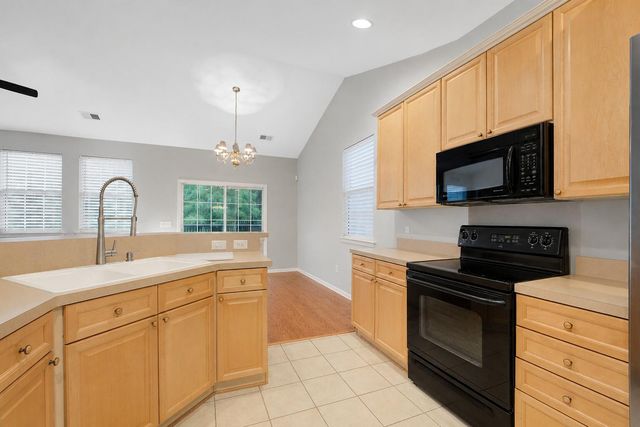 1433 Coopers Hawk Drive, Hanahan, SC 29410