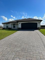 2800 NW 25th TER, Cape Coral, FL 33993