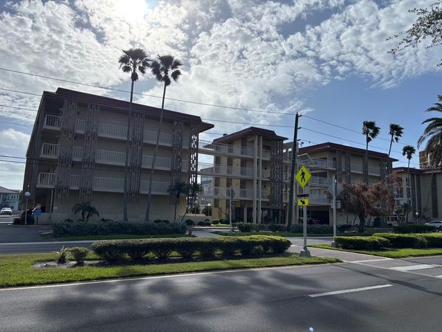 121 ISLAND WAY 331, Clearwater Beach, FL 33767