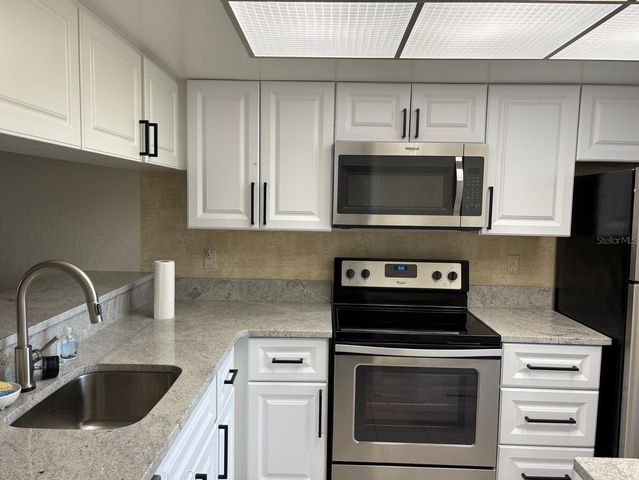 121 ISLAND WAY 331, Clearwater Beach, FL 33767