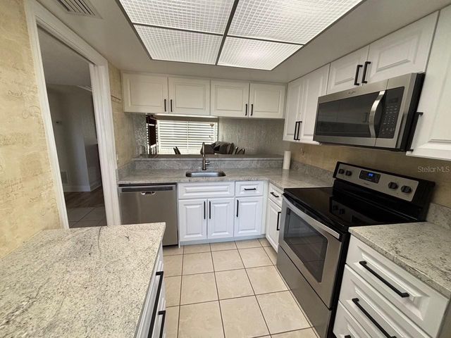 121 ISLAND WAY 331, Clearwater Beach, FL 33767