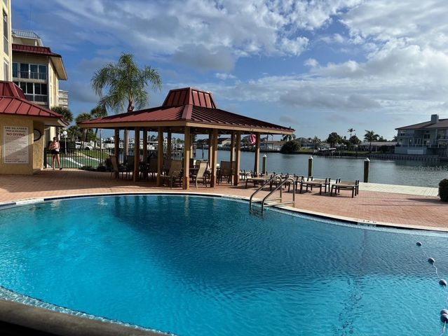 121 ISLAND WAY 331, Clearwater Beach, FL 33767