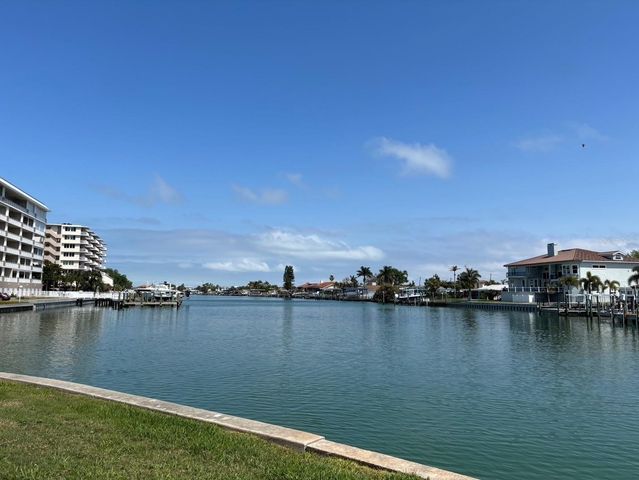 121 ISLAND WAY 331, Clearwater Beach, FL 33767