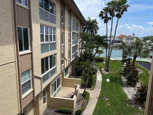 121 ISLAND WAY 331, Clearwater Beach, FL 33767