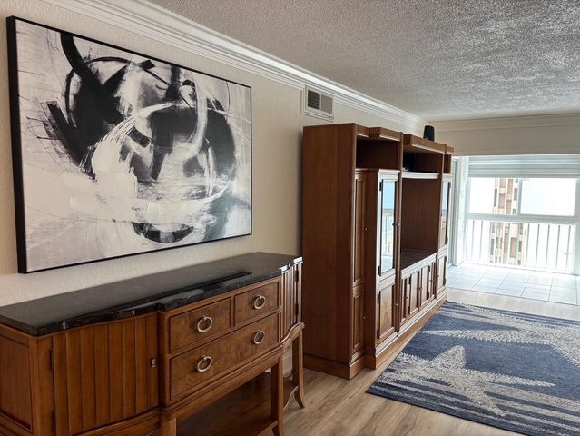 121 ISLAND WAY 331, Clearwater Beach, FL 33767