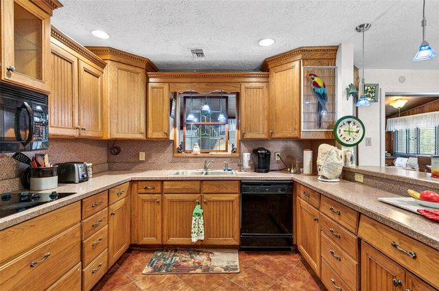 10820 LINDA VISTA LANE, Dade City, FL 33525