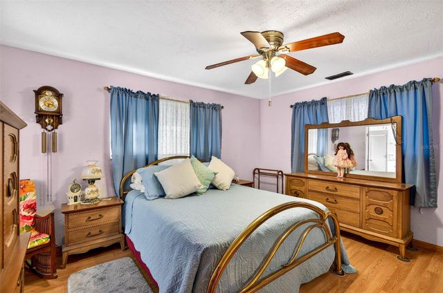 10820 LINDA VISTA LANE, Dade City, FL 33525