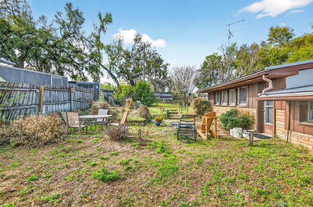 10820 LINDA VISTA LANE, Dade City, FL 33525