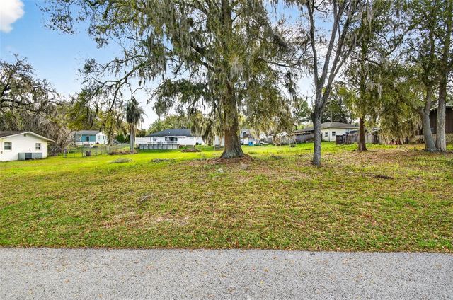 10820 LINDA VISTA LANE, Dade City, FL 33525