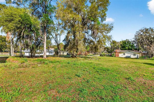 10820 LINDA VISTA LANE, Dade City, FL 33525