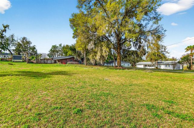 10820 LINDA VISTA LANE, Dade City, FL 33525