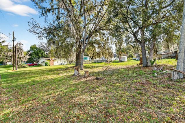 10820 LINDA VISTA LANE, Dade City, FL 33525