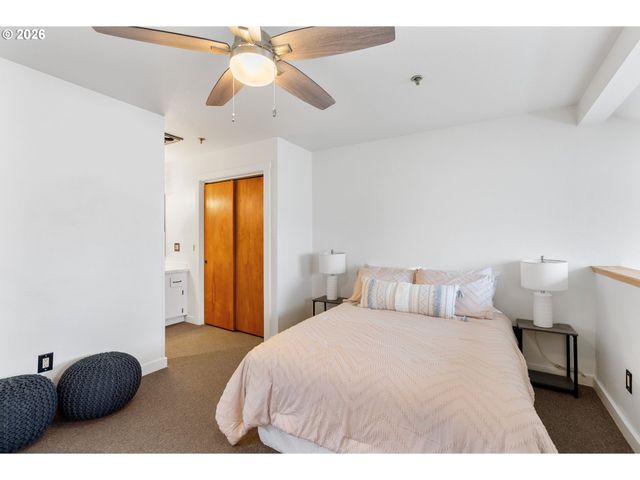 301 N 15TH St 201, Hood River, OR 97031