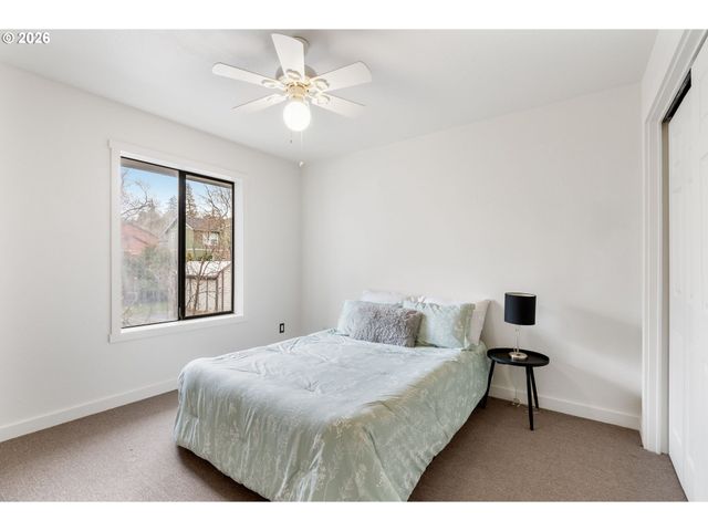 301 N 15TH St 201, Hood River, OR 97031