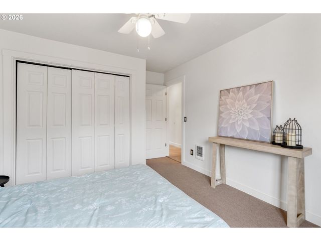 301 N 15TH St 201, Hood River, OR 97031