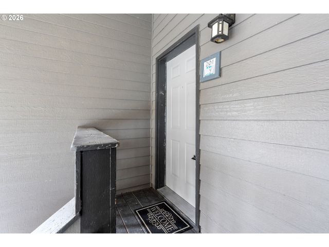 301 N 15TH St 201, Hood River, OR 97031