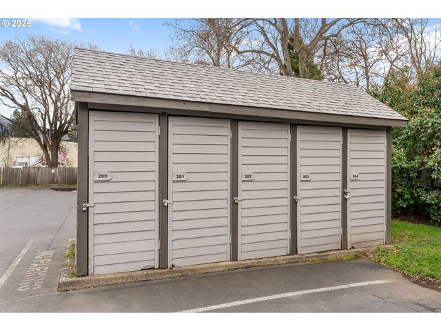 301 N 15TH St 201, Hood River, OR 97031