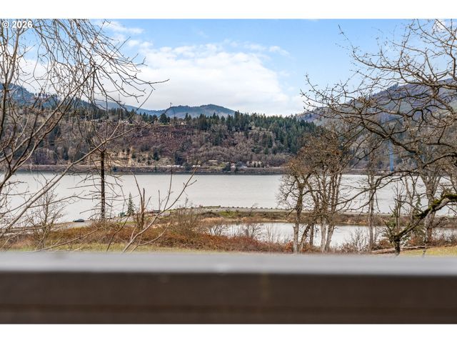 301 N 15TH St 201, Hood River, OR 97031