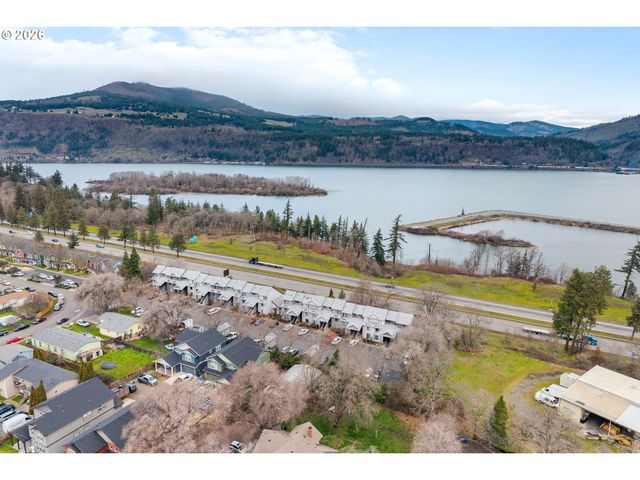 301 N 15TH St 201, Hood River, OR 97031