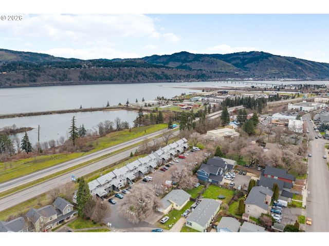 301 N 15TH St 201, Hood River, OR 97031