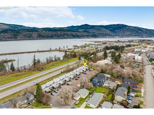 301 N 15TH St 201, Hood River, OR 97031