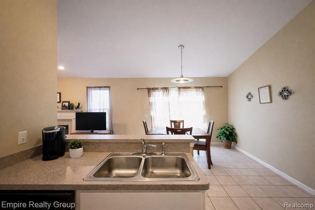 12330 Hickory, Utica, MI 48315