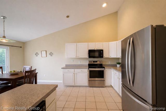 12330 Hickory, Utica, MI 48315