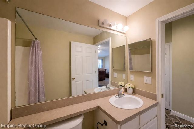 12330 Hickory, Utica, MI 48315