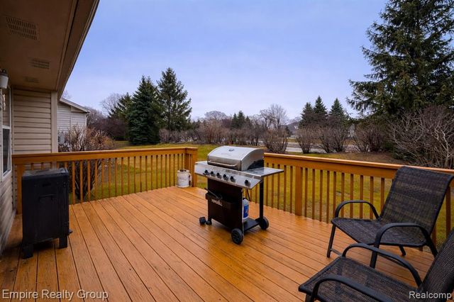 12330 Hickory, Utica, MI 48315