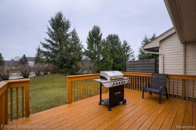 12330 Hickory, Utica, MI 48315