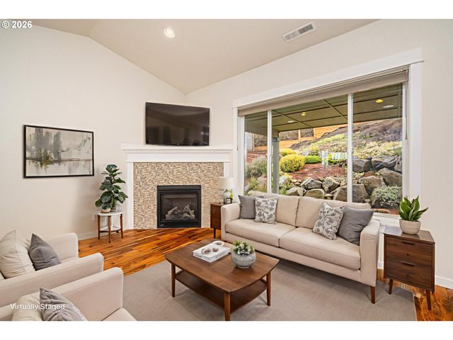 3625 SNOWBERRY Rd, Eugene, OR 97403