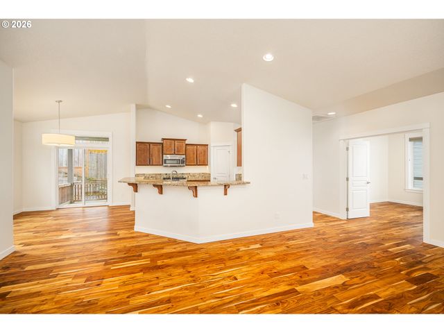 3625 SNOWBERRY Rd, Eugene, OR 97403