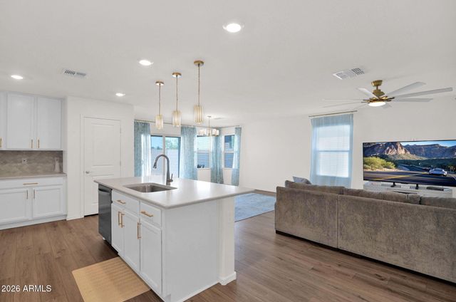 2824 W MONTE Way, Laveen, AZ 85339