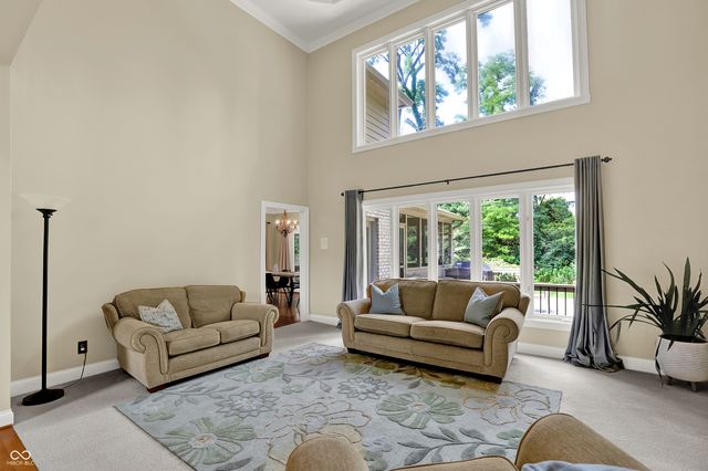 9690 Irishmans Run Lane, Zionsville, IN 46077