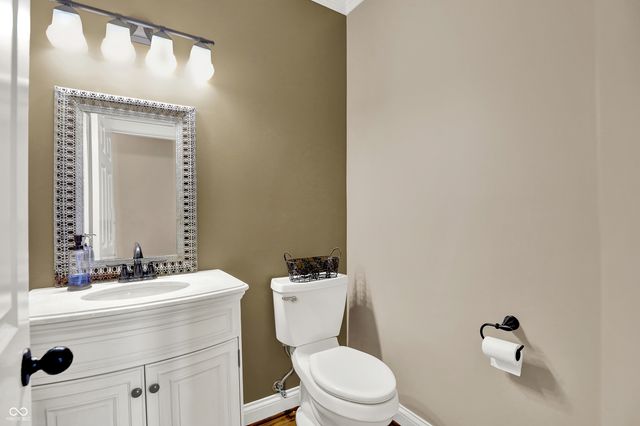 9690 Irishmans Run Lane, Zionsville, IN 46077