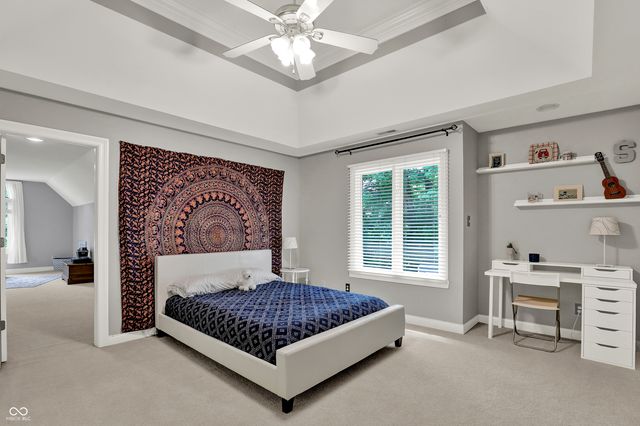 9690 Irishmans Run Lane, Zionsville, IN 46077