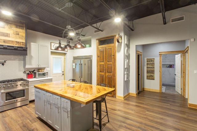 111 W WILLIAMS DRIVE, Burkburnett, TX 76354