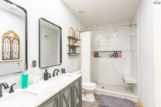 111 W WILLIAMS DRIVE, Burkburnett, TX 76354